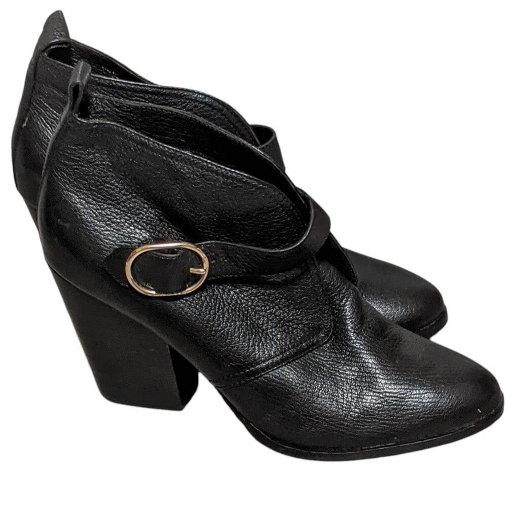 Cole Haan Grand OS vintage inspired almond toe stacked heel leather boot size 11